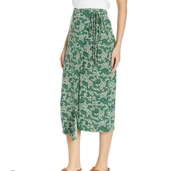 Free People Dresses & Skirts - Free People Yasmin floral wrap skirt